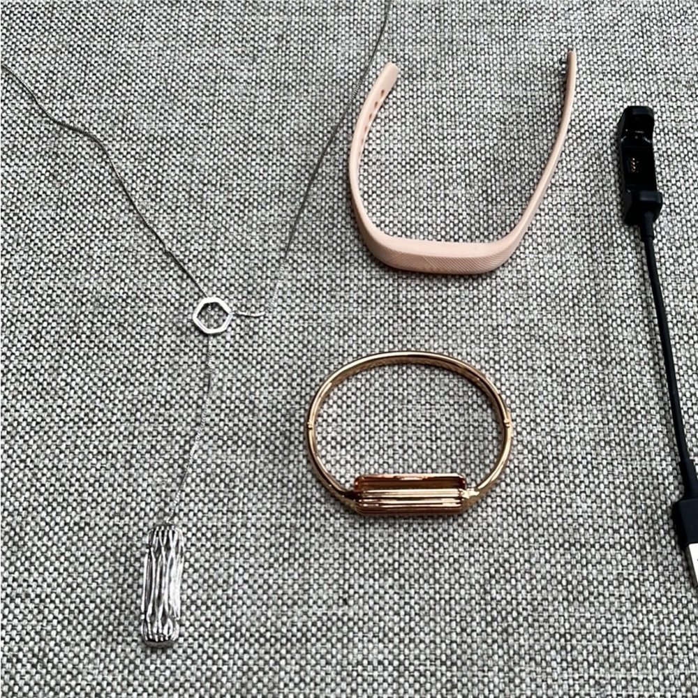 Fitbit flex 2 accessories and device